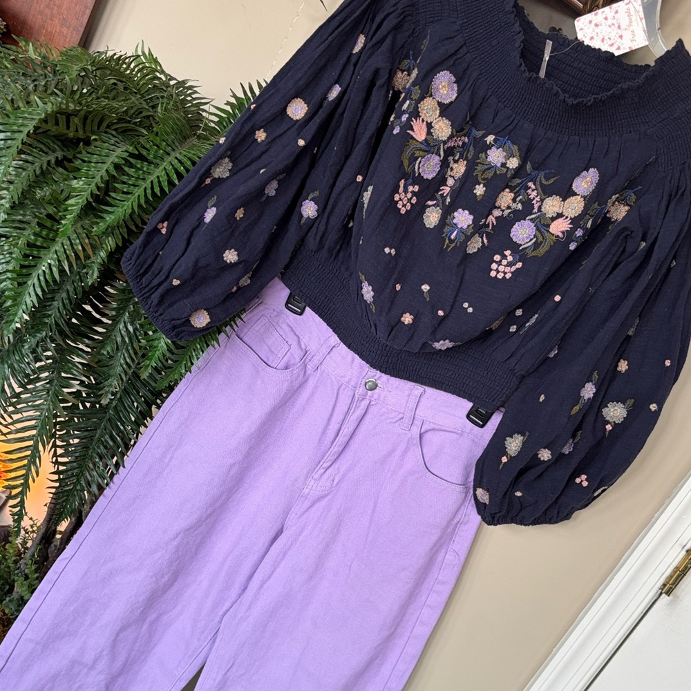 Brand New Free People Navy Floral Embroidered Off Shoulder Top & Lavender Jeans - Picture 8 of 16